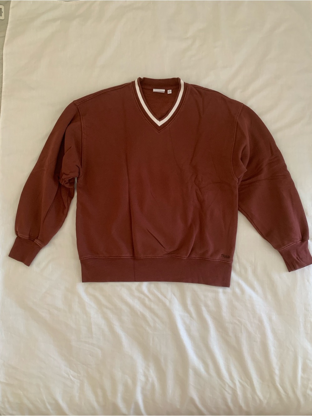 Aritzia TNA Cozy Fleece Boyfriend V-Neck Sweatshirt Maroon Red Size S EUC